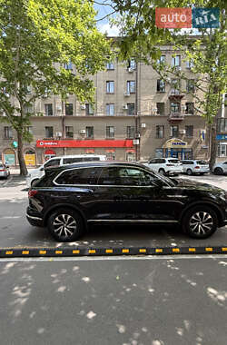 Внедорожник / Кроссовер Volkswagen Touareg 2018 в Николаеве