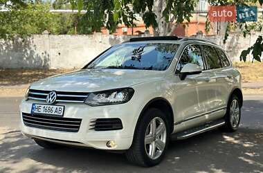 Внедорожник / Кроссовер Volkswagen Touareg 2011 в Николаеве