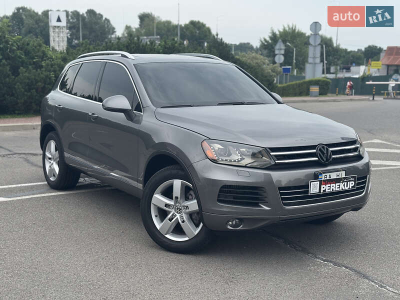 Позашляховик / Кросовер Volkswagen Touareg 2013 в Києві