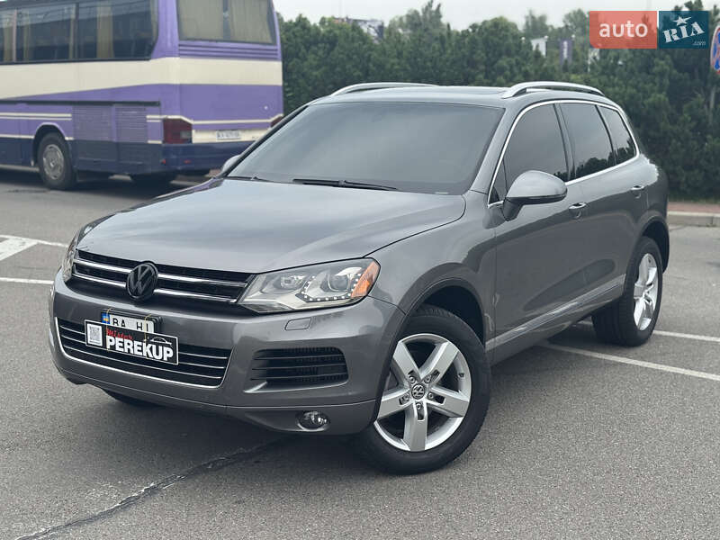 Позашляховик / Кросовер Volkswagen Touareg 2013 в Києві