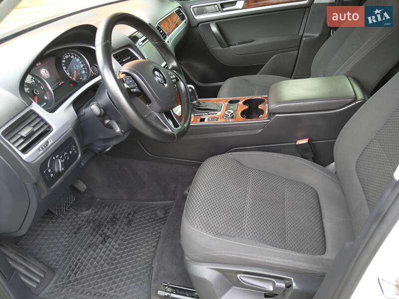 Внедорожник / Кроссовер Volkswagen Touareg 2012 в Киеве фото 18 Внедорожник / Кроссовер Volkswagen Touareg 2012 в Киеве