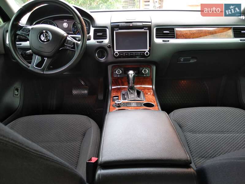 Внедорожник / Кроссовер Volkswagen Touareg 2012 в Киеве фото 12 Внедорожник / Кроссовер Volkswagen Touareg 2012 в Киеве