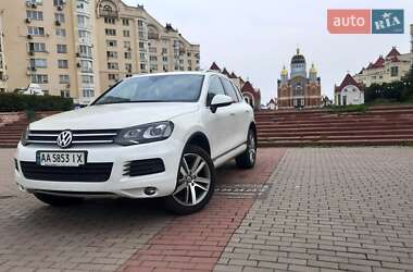Внедорожник / Кроссовер Volkswagen Touareg 2013 в Киеве