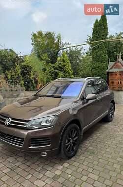 Позашляховик / Кросовер Volkswagen Touareg 2013 в Івано-Франківську