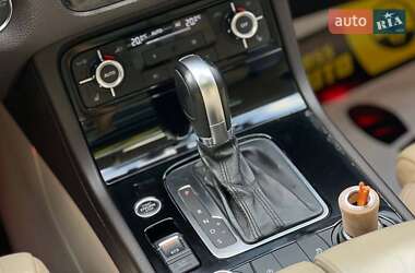Позашляховик / Кросовер Volkswagen Touareg 2010 в 