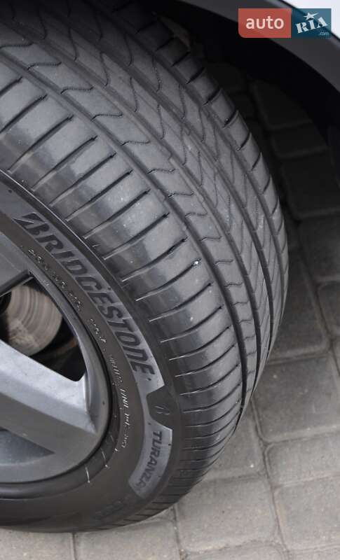 Внедорожник / Кроссовер Volkswagen Touareg 2013 в Одессе