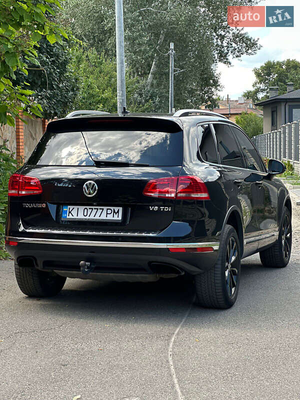 Внедорожник / Кроссовер Volkswagen Touareg 2016 в Киеве