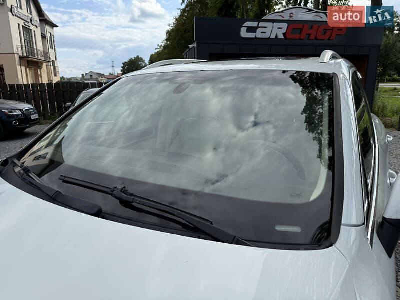 Позашляховик / Кросовер Volkswagen Touareg 2012 в Стрию