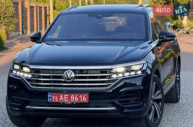 Позашляховик / Кросовер Volkswagen Touareg 2020 в Рівному