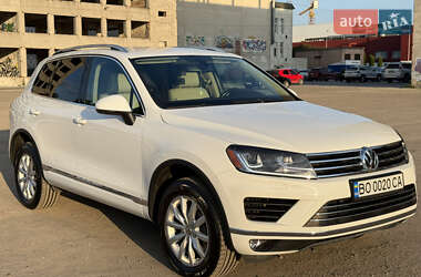 Внедорожник / Кроссовер Volkswagen Touareg 2015 в Тернополе