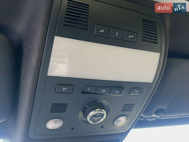 Позашляховик / Кросовер Volkswagen Touareg 2012 в Бердичеві