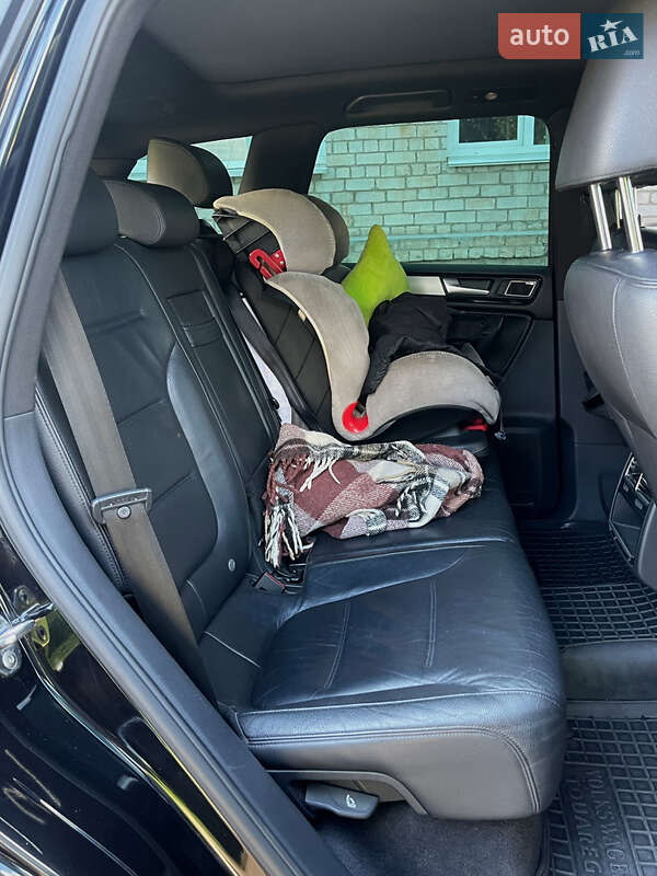 Позашляховик / Кросовер Volkswagen Touareg 2012 в Бердичеві