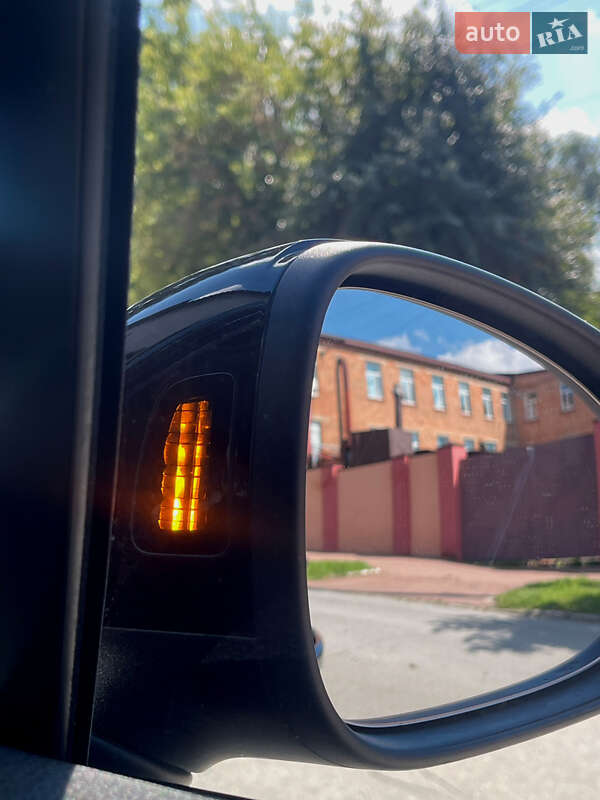 Позашляховик / Кросовер Volkswagen Touareg 2012 в Бердичеві