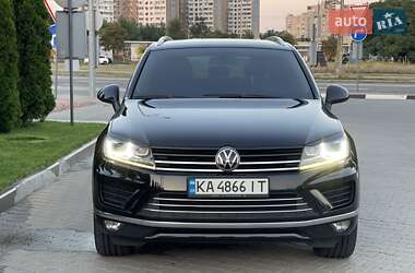Позашляховик / Кросовер Volkswagen Touareg 2011 в Києві