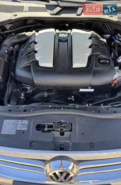 Внедорожник / Кроссовер Volkswagen Touareg 2007 в 