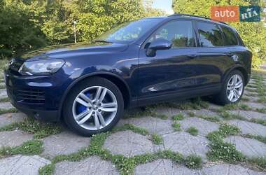 Внедорожник / Кроссовер Volkswagen Touareg 2013 в Виннице