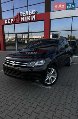 Внедорожник / Кроссовер Volkswagen Touareg 2012 в Черновцах
