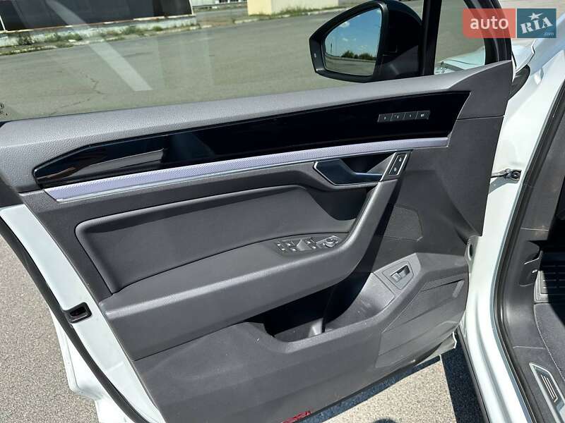 Внедорожник / Кроссовер Volkswagen Touareg 2019 в Умани фото 12 Внедорожник / Кроссовер Volkswagen Touareg 2019 в Умани