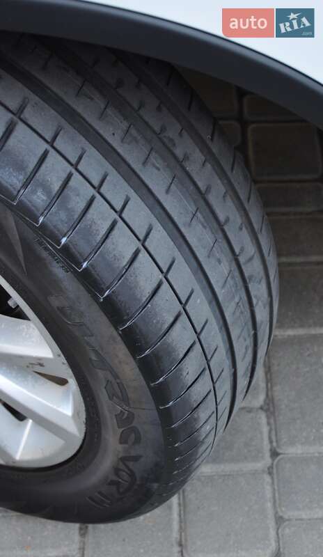 Внедорожник / Кроссовер Volkswagen Touareg 2016 в Одессе