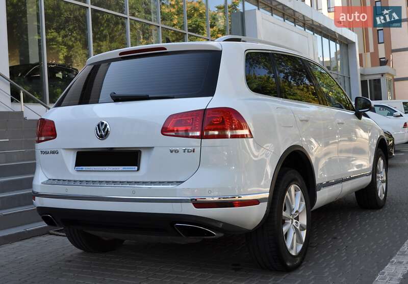 Внедорожник / Кроссовер Volkswagen Touareg 2016 в Одессе