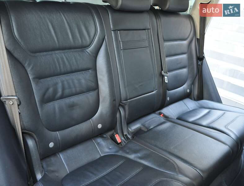 Внедорожник / Кроссовер Volkswagen Touareg 2016 в Одессе