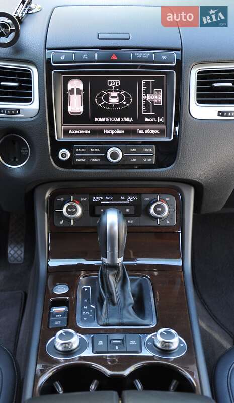 Внедорожник / Кроссовер Volkswagen Touareg 2016 в Одессе