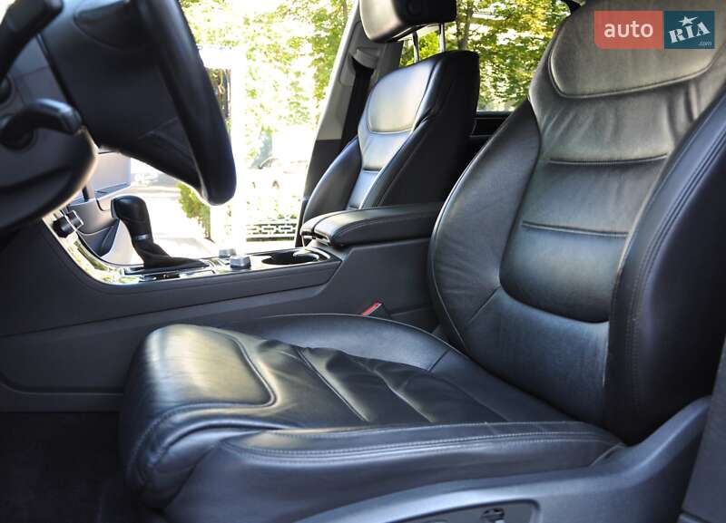 Внедорожник / Кроссовер Volkswagen Touareg 2016 в Одессе