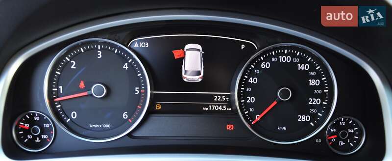 Внедорожник / Кроссовер Volkswagen Touareg 2016 в Одессе