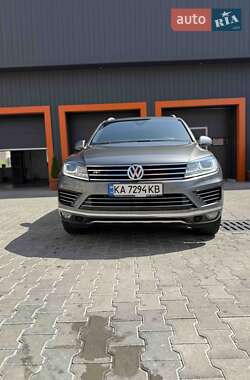 Внедорожник / Кроссовер Volkswagen Touareg 2016 в Одессе