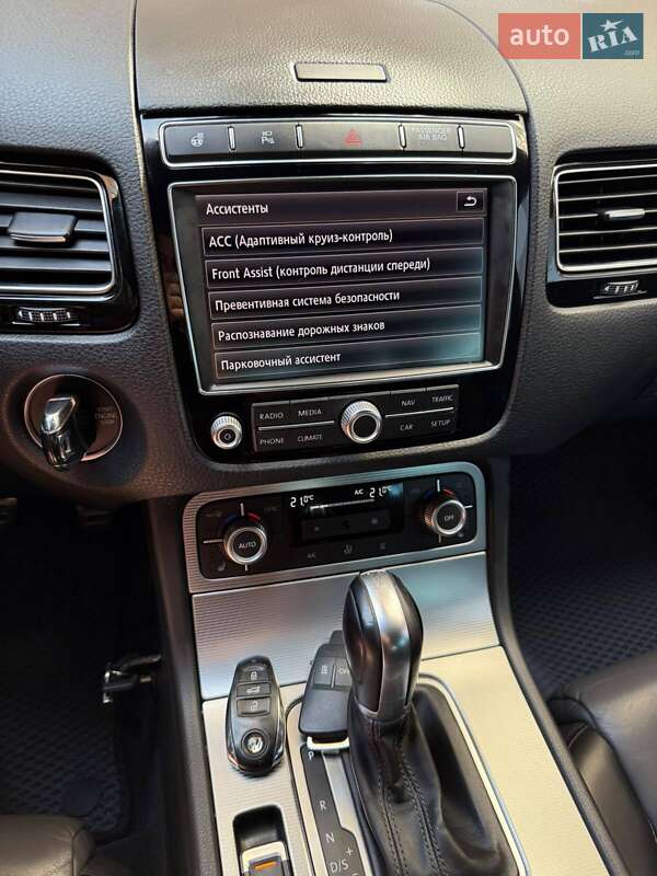 Внедорожник / Кроссовер Volkswagen Touareg 2016 в Одессе