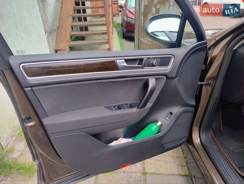 Внедорожник / Кроссовер Volkswagen Touareg 2013 в Киеве фото 7 Внедорожник / Кроссовер Volkswagen Touareg 2013 в Киеве