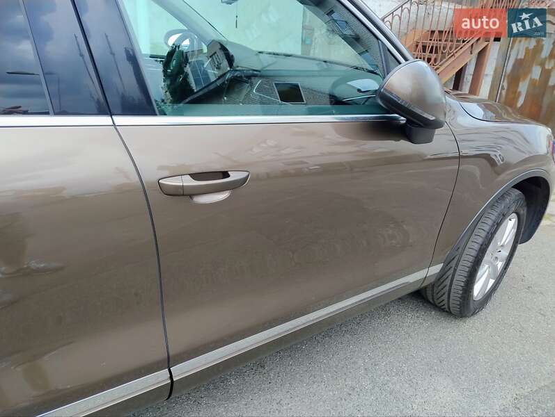 Внедорожник / Кроссовер Volkswagen Touareg 2013 в Киеве фото 27 Внедорожник / Кроссовер Volkswagen Touareg 2013 в Киеве