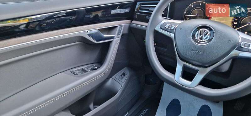 Внедорожник / Кроссовер Volkswagen Touareg 2020 в Киеве фото 13 Внедорожник / Кроссовер Volkswagen Touareg 2020 в Киеве