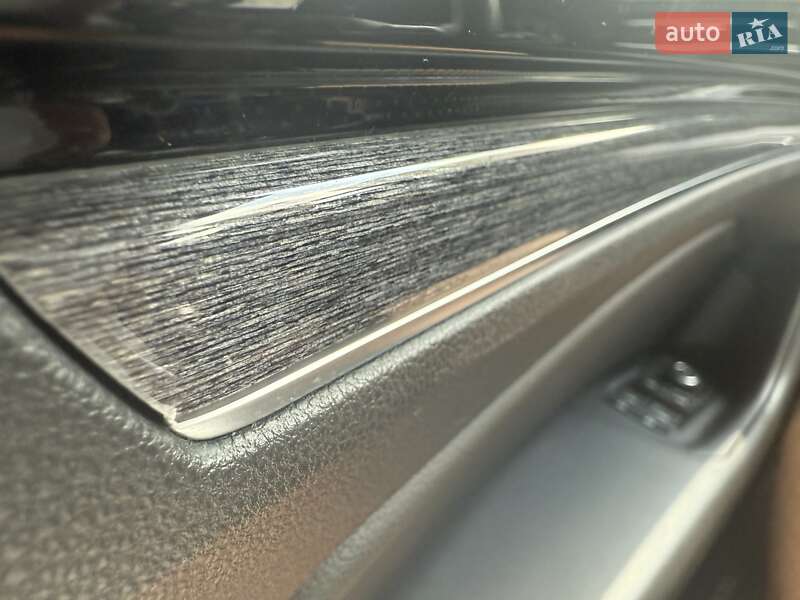 Внедорожник / Кроссовер Volkswagen Touareg 2021 в Киеве