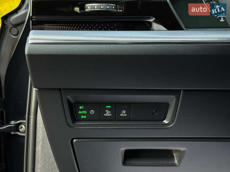 Позашляховик / Кросовер Volkswagen Touareg 2022 в Луцьку