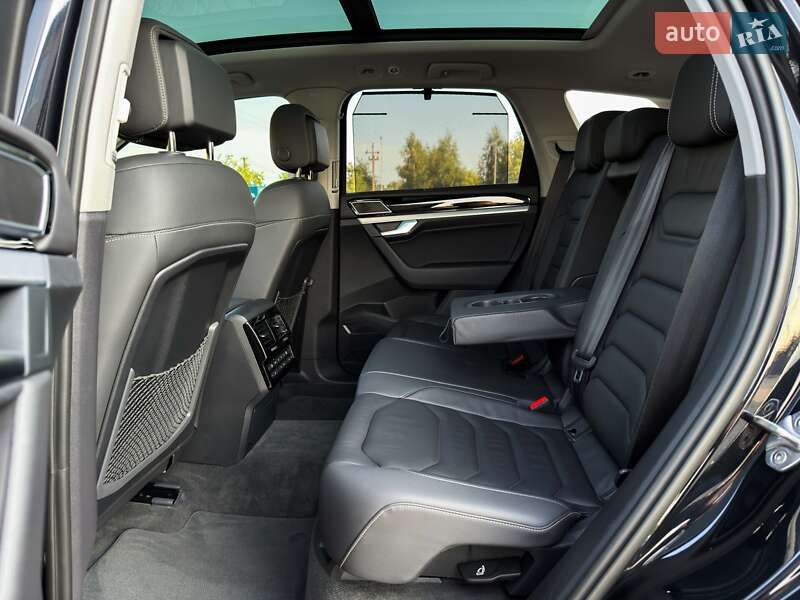 Позашляховик / Кросовер Volkswagen Touareg 2022 в Луцьку