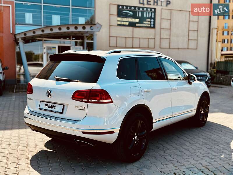 Позашляховик / Кросовер Volkswagen Touareg 2016 в Одесі