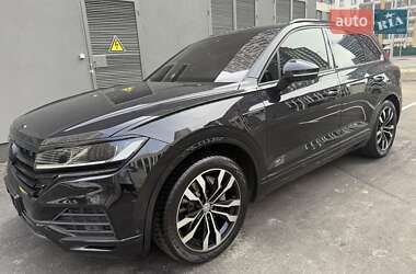 Внедорожник / Кроссовер Volkswagen Touareg 2021 в Киеве