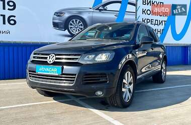 Позашляховик / Кросовер Volkswagen Touareg 2013 в Києві