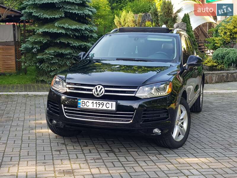 Внедорожник / Кроссовер Volkswagen Touareg 2011 в 