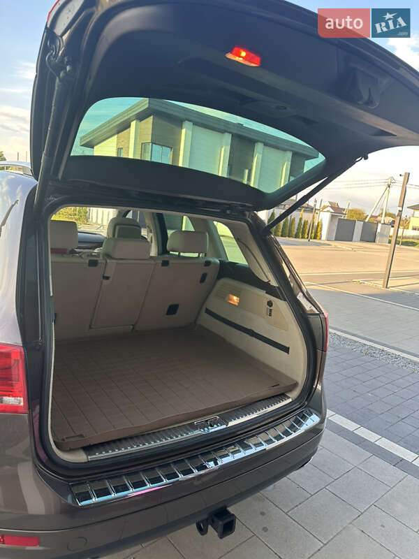 Позашляховик / Кросовер Volkswagen Touareg 2012 в Ковелі