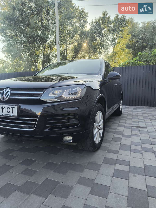Внедорожник / Кроссовер Volkswagen Touareg 2012 в Павлограде