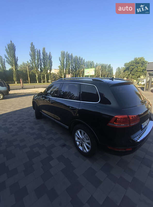 Внедорожник / Кроссовер Volkswagen Touareg 2012 в Павлограде