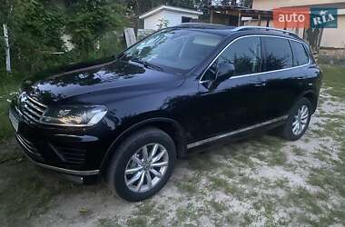 Внедорожник / Кроссовер Volkswagen Touareg 2014 в Киеве