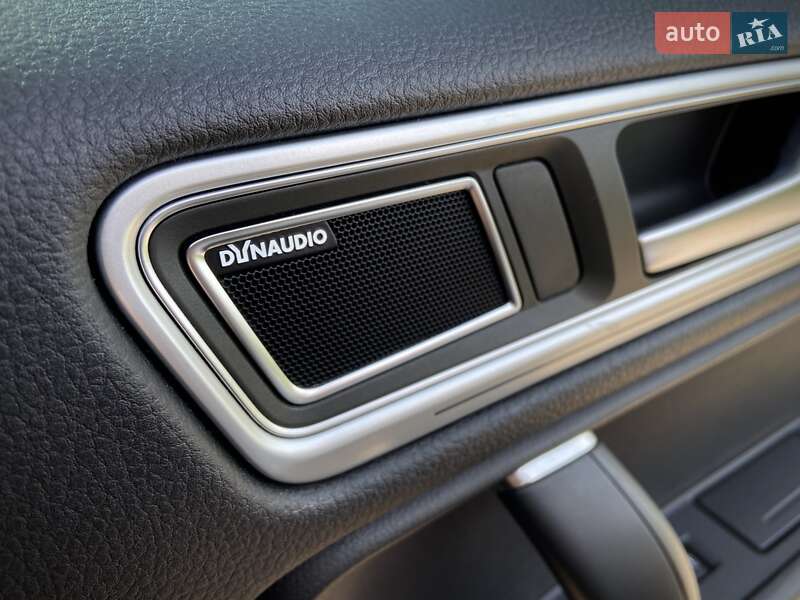 Позашляховик / Кросовер Volkswagen Touareg 2015 в Дніпрі