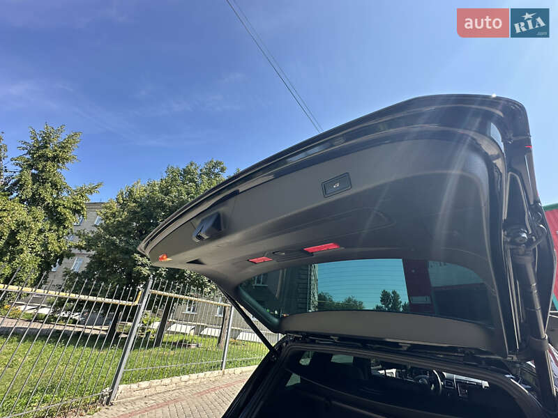 Внедорожник / Кроссовер Volkswagen Touareg 2014 в Харькове