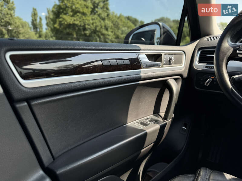 Позашляховик / Кросовер Volkswagen Touareg 2012 в Олександрії фото 26 Позашляховик / Кросовер Volkswagen Touareg 2012 в Олександрії