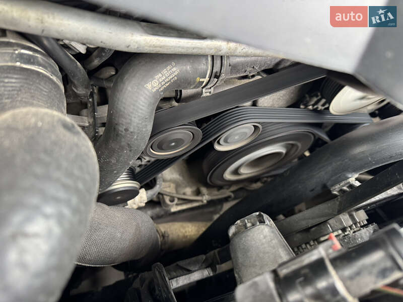 Позашляховик / Кросовер Volkswagen Touareg 2016 в Хмельницькому