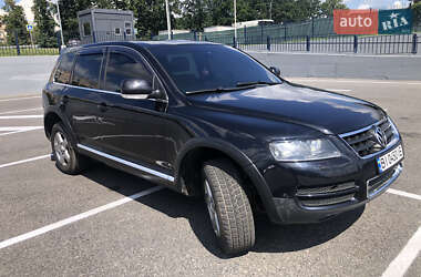 Внедорожник / Кроссовер Volkswagen Touareg 2006 в Полтаве
