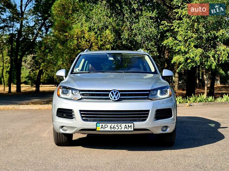 Позашляховик / Кросовер Volkswagen Touareg 2013 в Києві